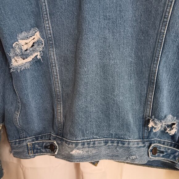 Levis Vintage Distressed Jean Jacket Mens Sz M Button Up Closure Harley Patch - Picture 9 of 12
